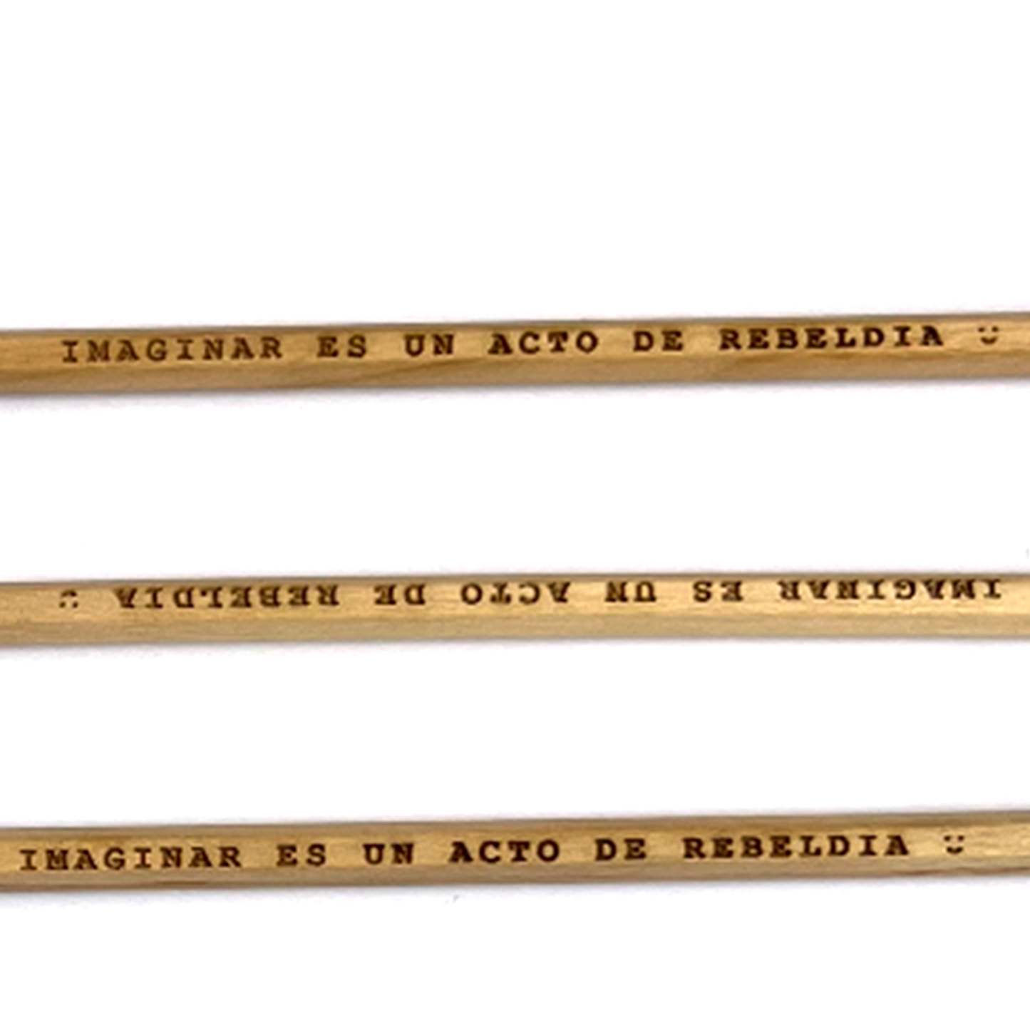Lápiz de madera "Imaginar es un acto de rebeldía"